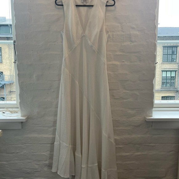 COS Floaty Asymmetric Midi Dress - Picture 12 of 15